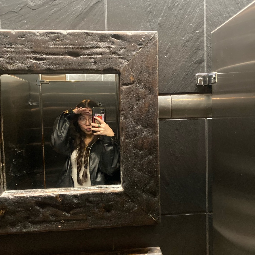 Meet your Posher, Kiana